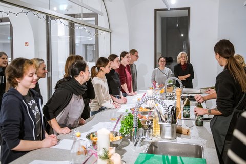 Iz knjige na mizo_Darja_ foto_Domen_Nan_14.12 (94)